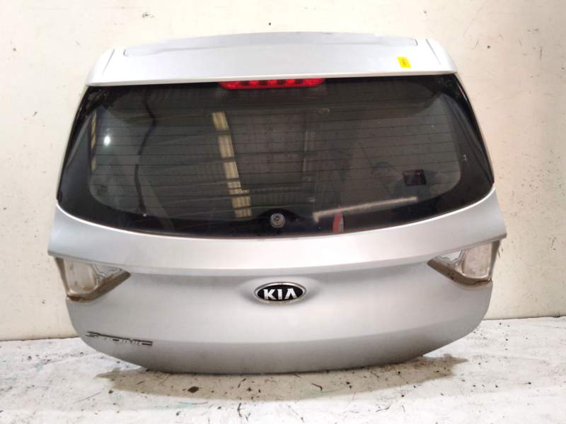 Recambio de porton trasero para kia stonic (yb) 1.2 cvvt referencia OEM IAM 73700H8000  
