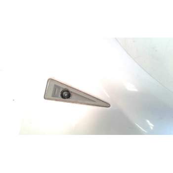 Recambio de aleta delantera izquierda para renault megane ii berlina 5p confort dynamique referencia OEM IAM 8200495402  