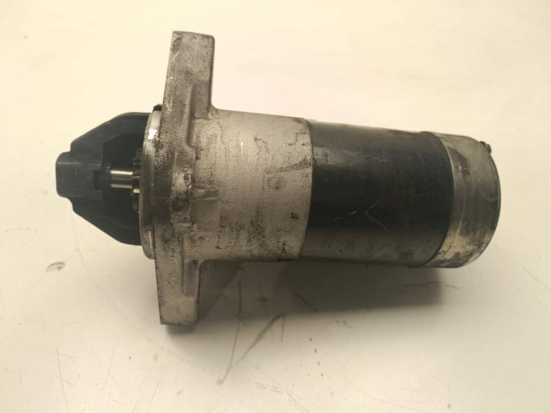 Recambio de motor arranque para renault trafic caja cerrada (ab 4.01) referencia OEM IAM 570548103130  