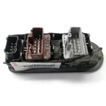 Recambio de mando elevalunas delantero izquierdo para renault megane ii berlina 5p authentique referencia OEM IAM 8200315033  