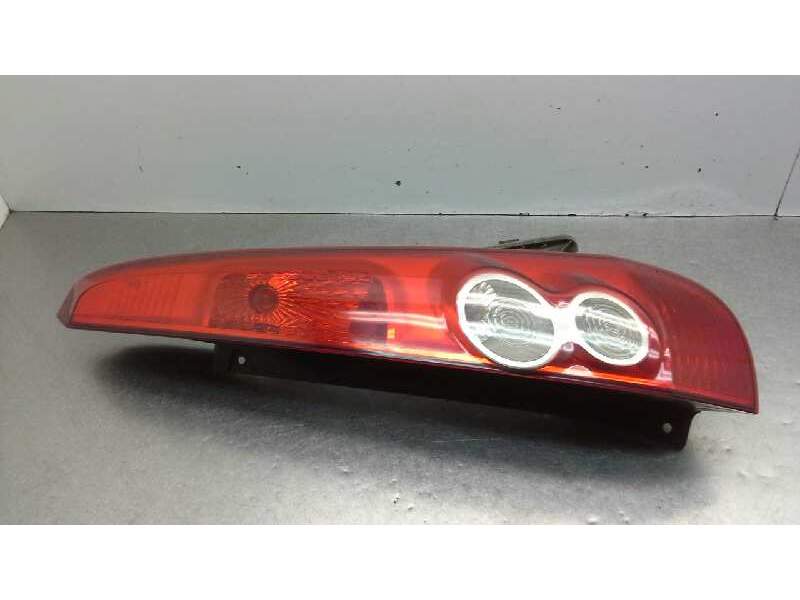 Recambio de piloto trasero derecho para ford fiesta (cbk) trend referencia OEM IAM 6S6113404A  