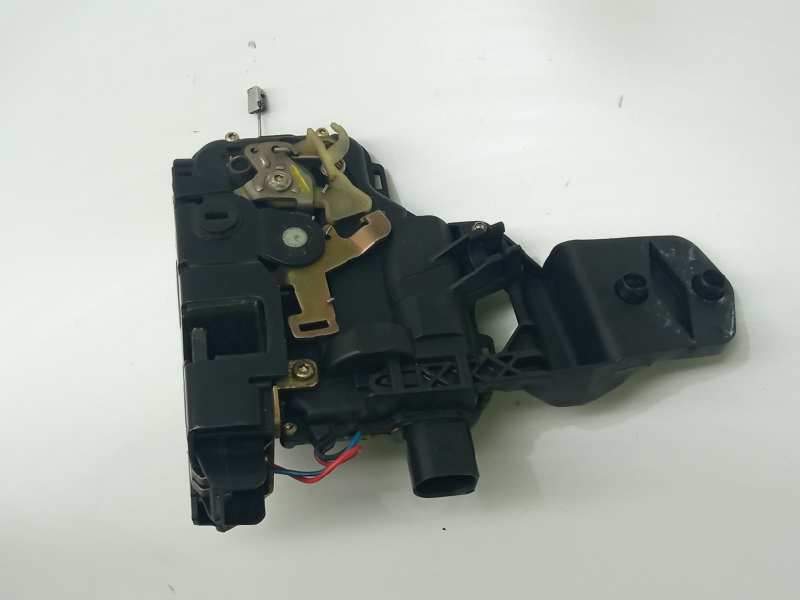 Recambio de cerradura puerta trasera izquierda para volkswagen passat variant (3b5) comfortline referencia OEM IAM 3B4839015AL  