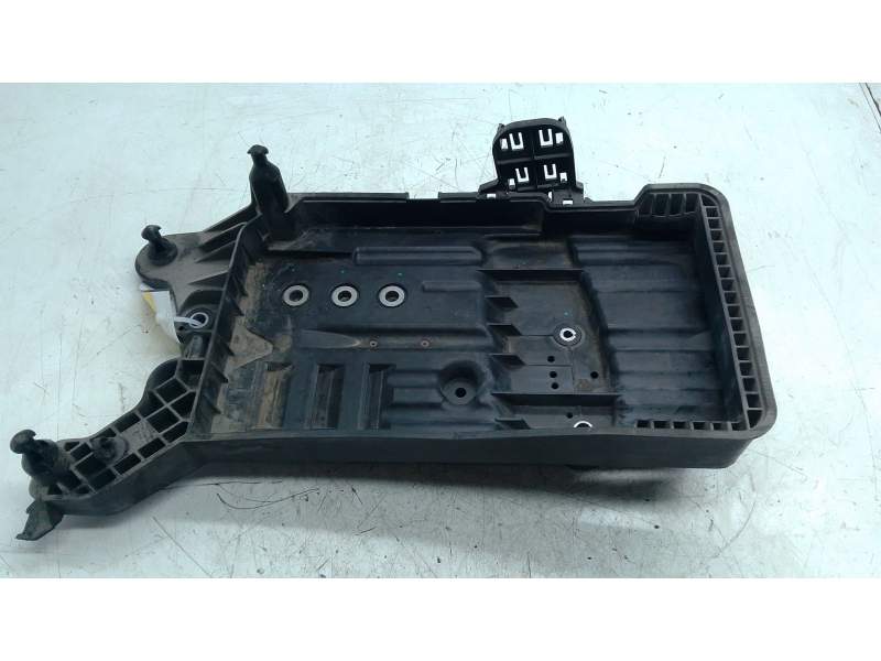 Recambio de soporte bateria para audi q3 (f3b) 35 tdi referencia OEM IAM 5QF915325E  