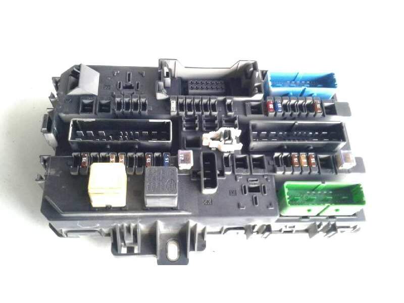 Recambio de caja reles fusibles para opel astra h berlina elegance referencia OEM IAM 13145017 5DK00866930 