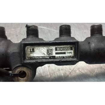Recambio de rampa inyectora para peugeot 206 berlina xsi referencia OEM IAM 9654592680  