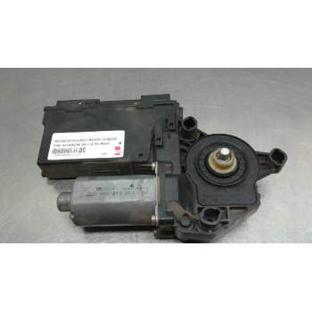 MOTOR ELEVALUNAS TRASERO DERECHO 0130821767 
