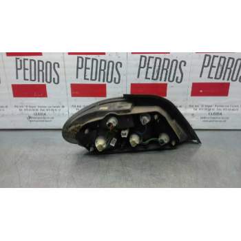 Recambio de piloto trasero derecho para hyundai lantra berlina (rd) 1.6 gls referencia OEM IAM 9240229020  