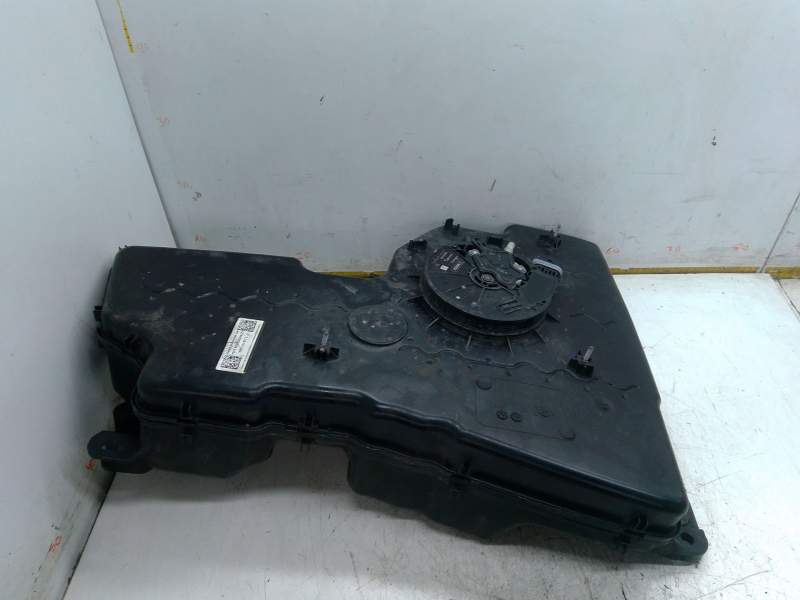 Recambio de deposito adblue para audi q3 (f3b) 35 tdi referencia OEM IAM 5QF131877L  