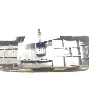 Recambio de mando elevalunas delantero derecho para peugeot 308 sw premium referencia OEM IAM 96565184XT  