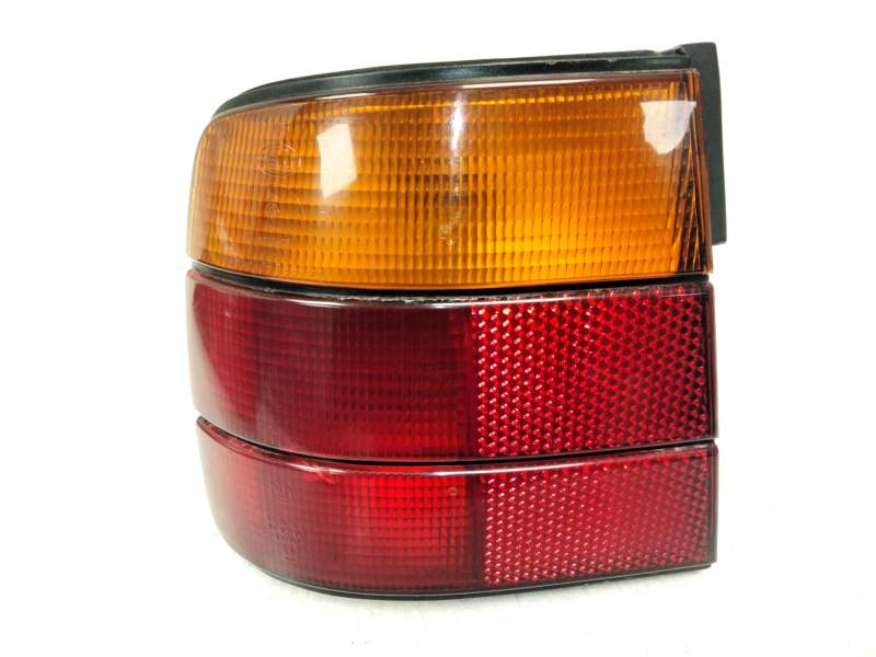 Recambio de piloto trasero izquierdo para bmw 5 (e34) 525 tds referencia OEM IAM 63211384009  