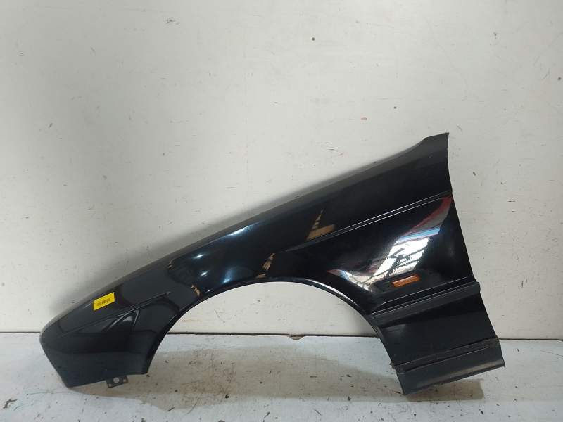 Recambio de aleta delantera izquierda para bmw 5 (e34) 525 tds referencia OEM IAM 41351946925  