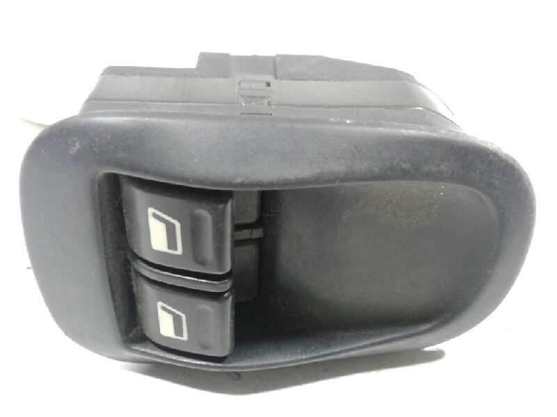 Recambio de mando elevalunas delantero izquierdo para peugeot 206 berlina xn referencia OEM IAM 0067  