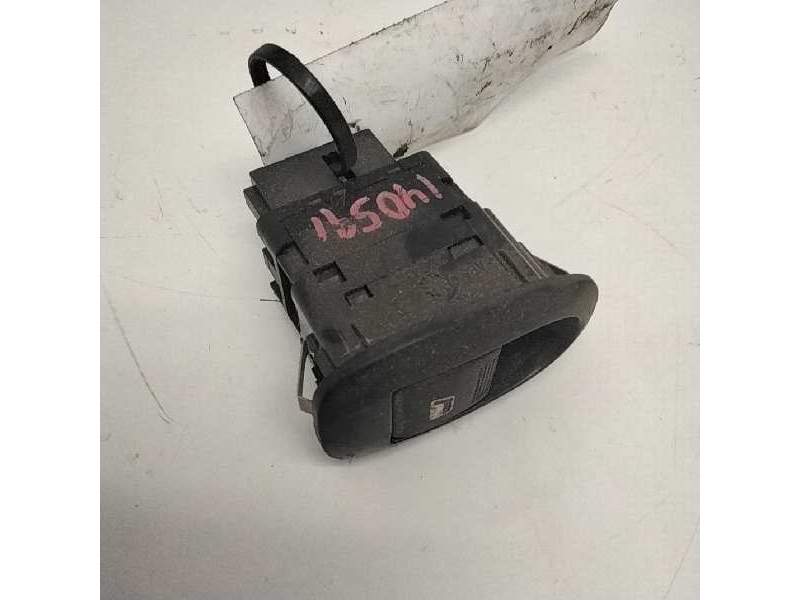 Recambio de mando elevalunas trasero derecho para citroën c3 1.4 sx plus referencia OEM IAM   
