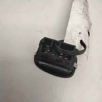 Recambio de mando elevalunas trasero derecho para citroën c3 1.4 sx plus referencia OEM IAM   