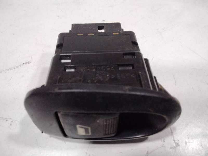 Recambio de mando elevalunas trasero izquierdo para citroën c3 1.4 sx plus referencia OEM IAM 25943  