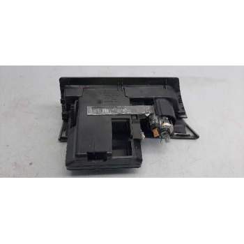 Recambio de cenicero para opel astra j gtc referencia OEM IAM 331985437  