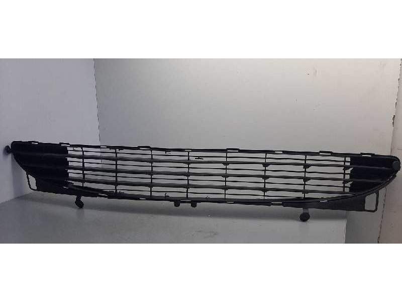Recambio de rejilla paragolpes central para peugeot 207 sw referencia OEM IAM 9634014177 PORTOLES 