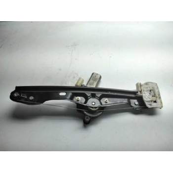 ELEVALUNAS TRASERO DERECHO M13970A00 