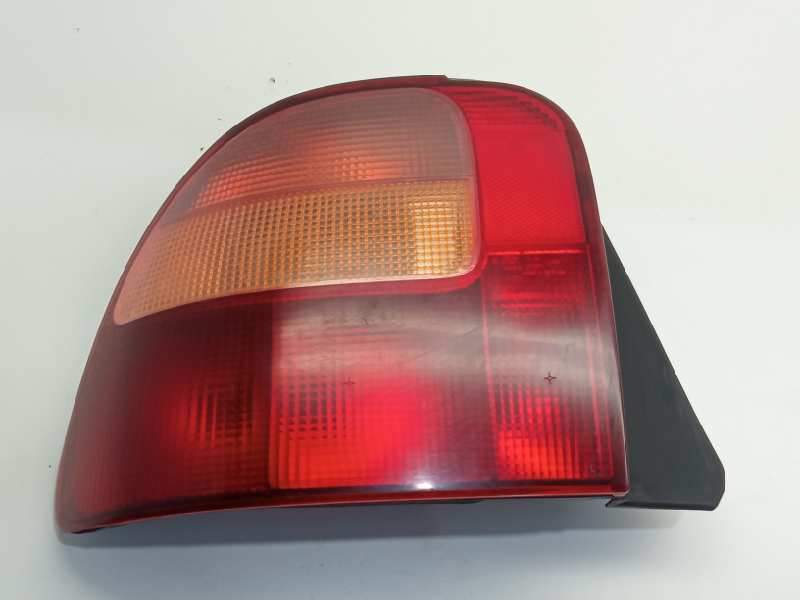 Recambio de piloto trasero izquierdo para mg serie 400 (rt) 414 i (4-ptas.) referencia OEM IAM XFB101010  