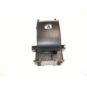 MANDO ELEVALUNAS DELANTERO DERECHO 84810F4020 