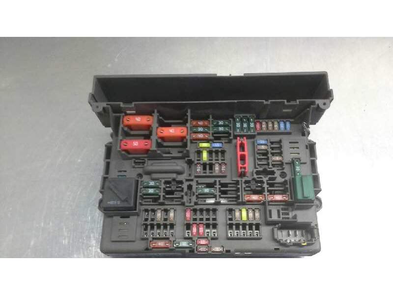 Recambio de caja fusibles para bmw serie 3 berlina (e90) 320d referencia OEM IAM 9119446-03  