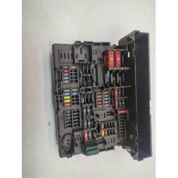 Recambio de caja fusibles para bmw serie 3 berlina (e90) 320d referencia OEM IAM 9119446-03  