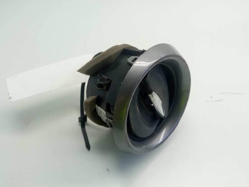 Recambio de aireador derecho para renault clio iv dynamique referencia OEM IAM 687601310R  