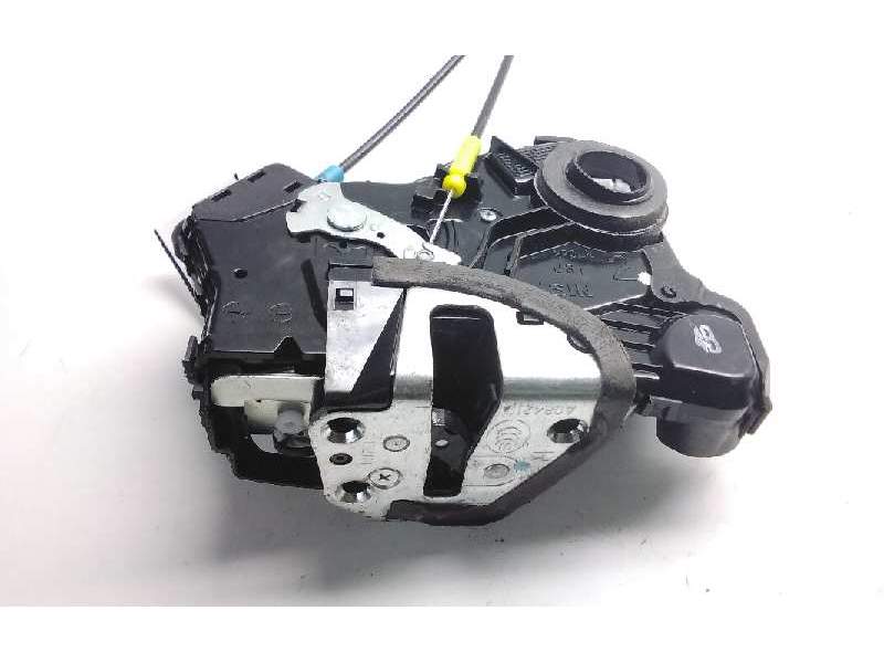 Recambio de cerradura puerta delantera derecha para toyota auris hybrid active referencia OEM IAM 6903005130  