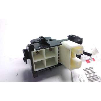 Recambio de mando elevalunas delantero derecho para toyota auris hybrid active referencia OEM IAM 1028298  