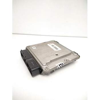 Recambio de centralita motor uce para opel astra j lim. cosmo referencia OEM IAM 55583654 1039S44148 0281018454