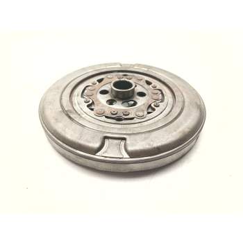 Recambio de volante motor para audi a3 mk4 referencia OEM IAM 04E105266  