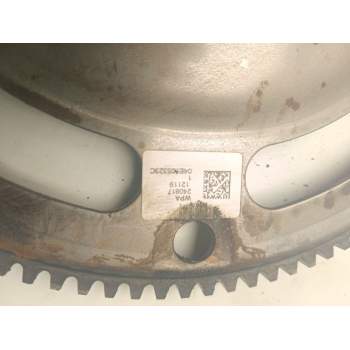 Recambio de volante motor para audi a4 berlina (8w2) referencia OEM IAM 04E105323C  
