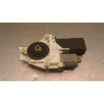 MOTOR ELEVALUNAS DELANTERO IZQUIERDO 0130822200 