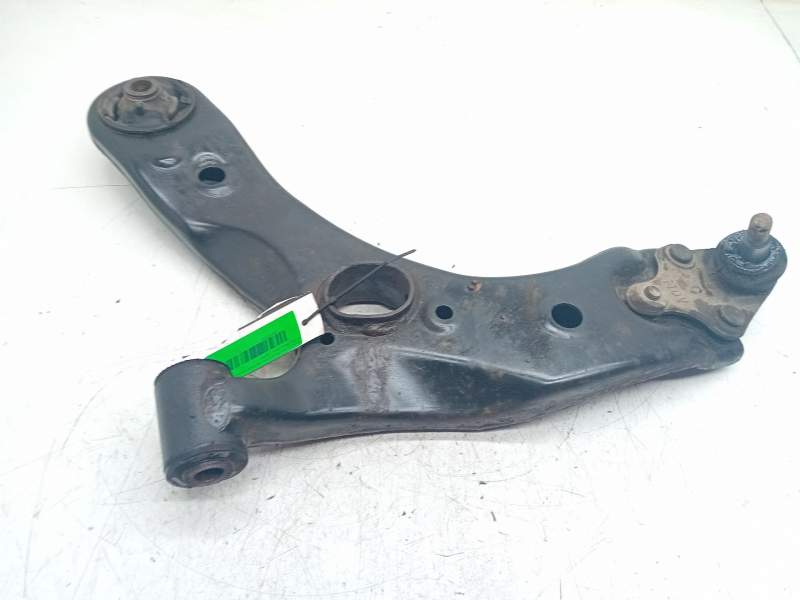 Recambio de brazo suspension inferior delantero izquierdo para toyota auris referencia OEM IAM   