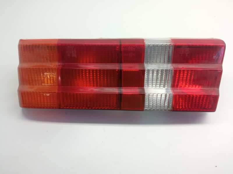 Recambio de piloto trasero derecho para ford escort berlina referencia OEM IAM 0379201D 44639636D 