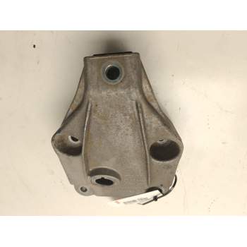 SOPORTE MOTOR IZQUIERDO SUPERIOR 6777623-05 