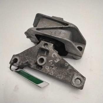 SOPORTE MOTOR DERECHO SUPERIOR 