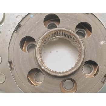Recambio de volante motor para volkswagen tiguan referencia OEM IAM 05E105266F  