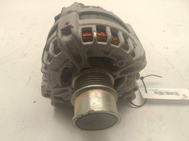 Recambio de alternador para volkswagen tiguan referencia OEM IAM 05E903027B  