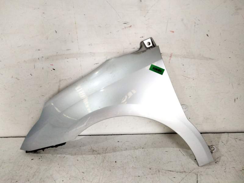 Recambio de aleta delantera izquierda para citroën c4 berlina 1.4 16v referencia OEM IAM   