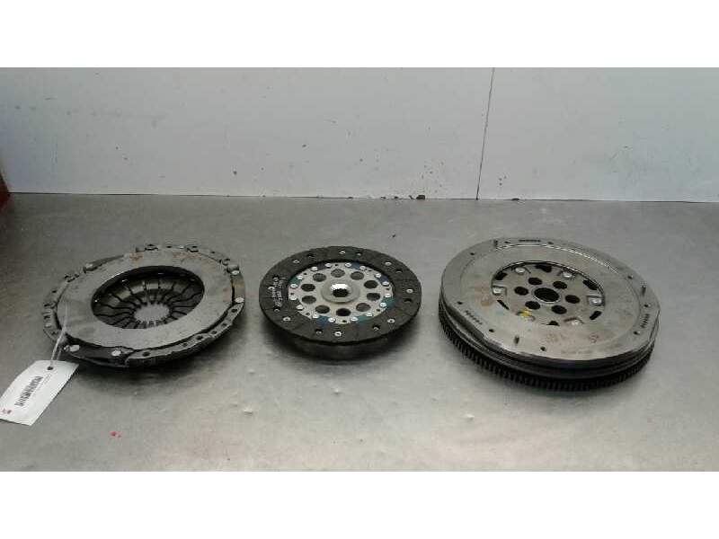 Recambio de kit embrague para nissan juke (f15) 1.6 16v referencia OEM IAM 4127030210KCOB  301001KCOA