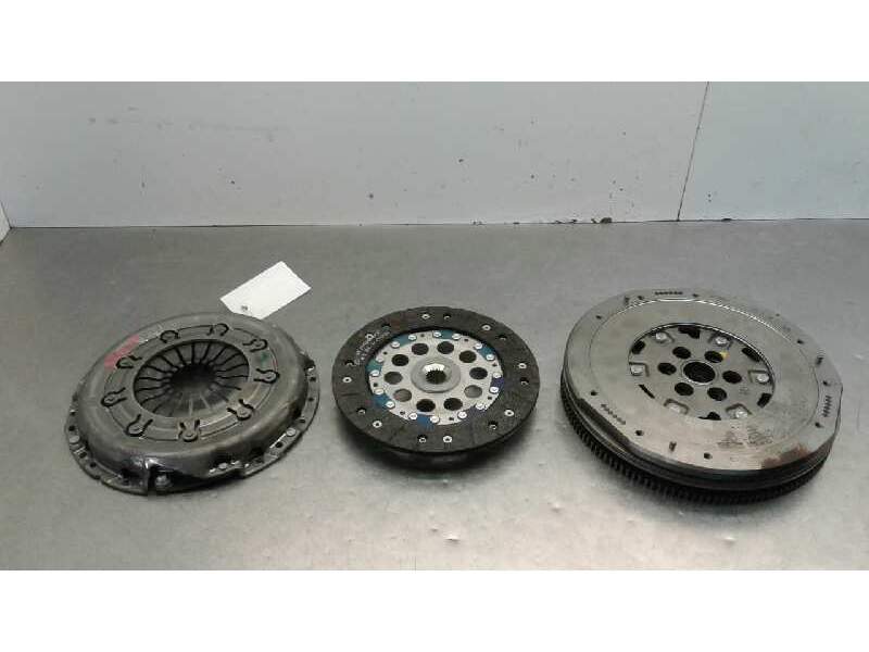 Recambio de kit embrague para nissan juke (f15) 1.6 16v referencia OEM IAM 4127030210KCOB  301001KCOA