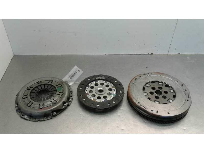 Recambio de kit embrague para nissan juke (f15) 1.6 16v referencia OEM IAM 4127030210KCOB  301001KCOA