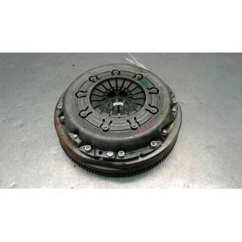 Recambio de kit embrague para nissan juke (f15) 1.6 16v referencia OEM IAM 4127030210KCOB  301001KCOA