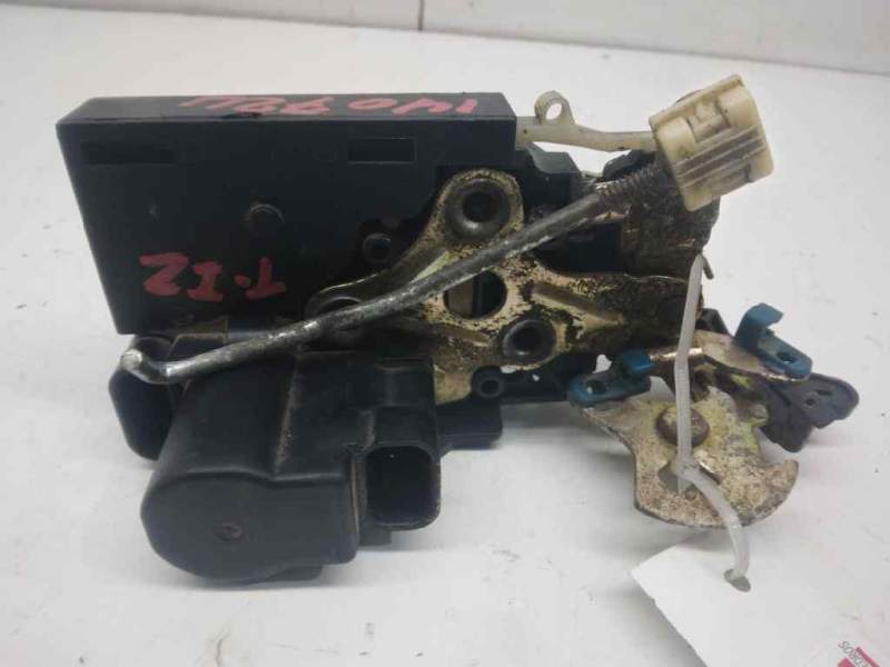 Recambio de cerradura puerta trasera izquierda para daewoo nubira berlina cd referencia OEM IAM 96305413  