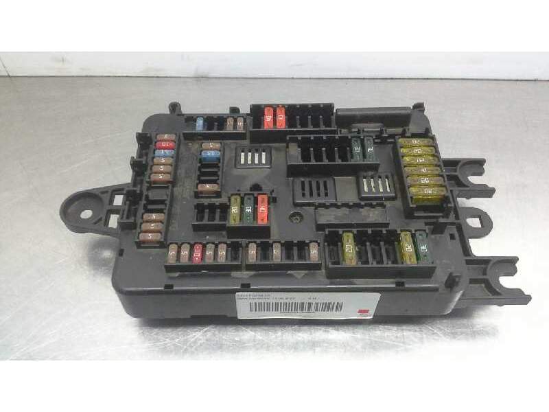 Recambio de caja fusibles para bmw serie 1 lim. (f20) referencia OEM IAM 926111102  