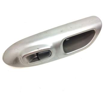 MANDO ELEVALUNAS TRASERO IZQUIERDO 829611KA0A 