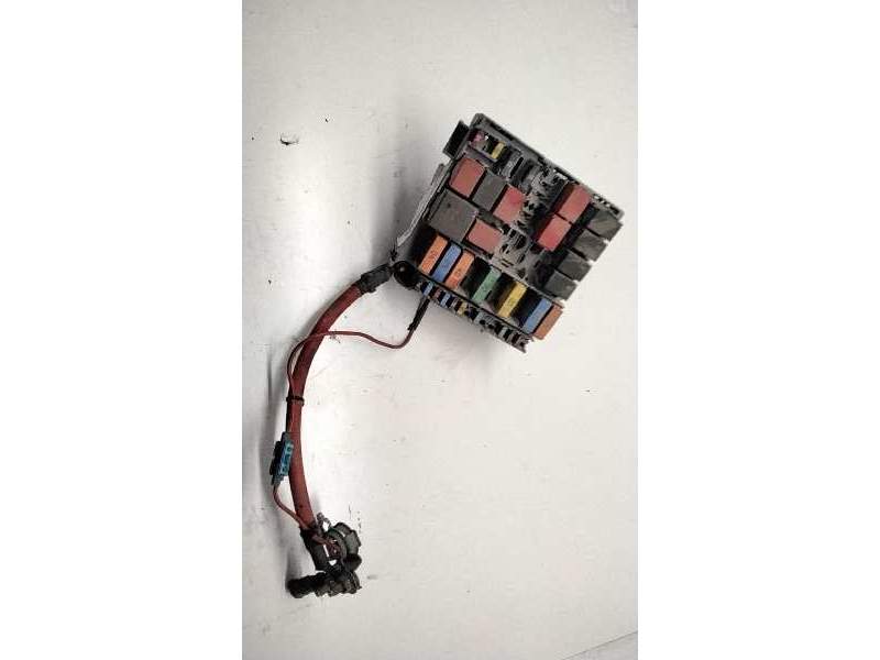 Recambio de caja fusibles para citroën nemo attraction referencia OEM IAM 51905216  