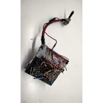Recambio de caja fusibles para citroën nemo attraction referencia OEM IAM 51905216  