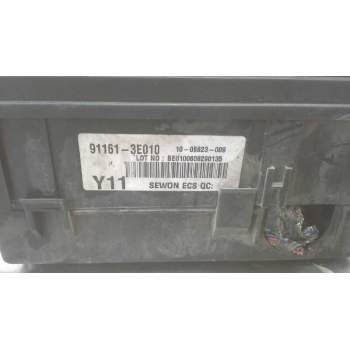 Recambio de caja fusibles para kia sorento 2.5 crdi concept referencia OEM IAM 911613E010  